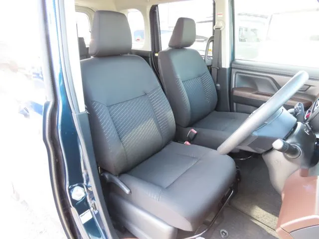 ルーミー（トヨタ）の車両写真