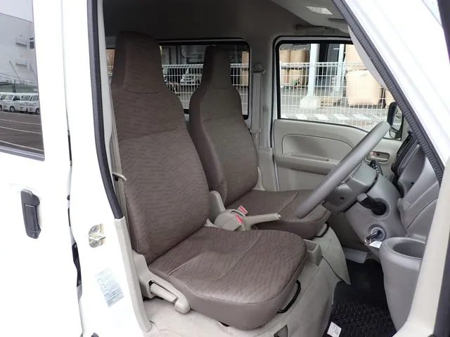 エブリイバン（スズキ）の車両写真