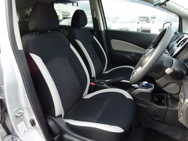 ノート（ニッサン）の車両写真