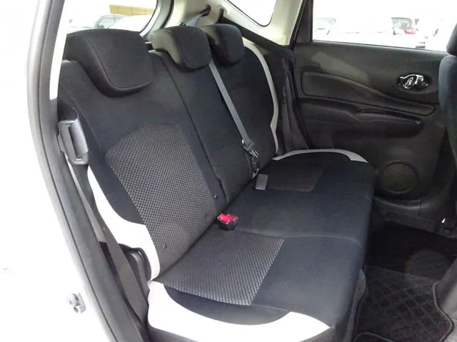 ノート（ニッサン）の車両写真