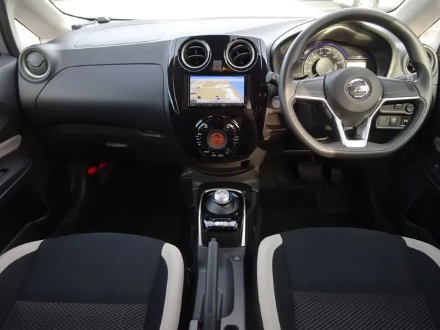 ノート（ニッサン）の車両写真