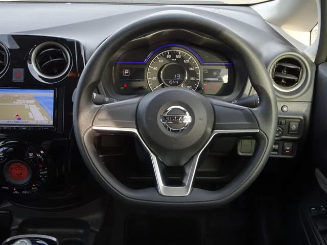 ノート（ニッサン）の車両写真