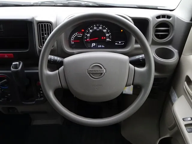 ニッサン　ＮＶ１００クリッパー