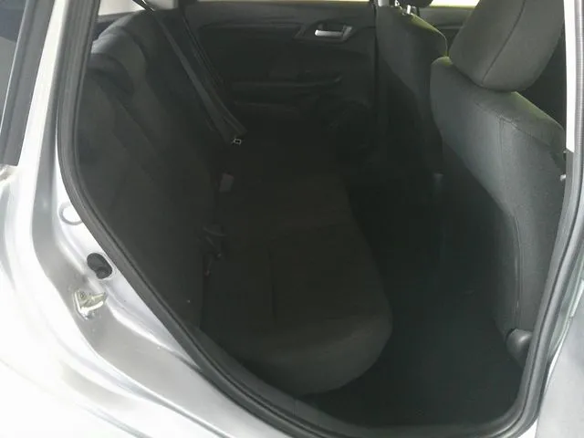 シャトル ハイブリッド 4WD(ホンダ)の車両写真