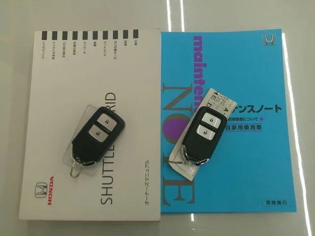 シャトル ハイブリッド 4WD(ホンダ)の車両写真