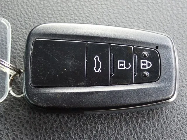 カムリ　ハイブリッド（トヨタ）の車両写真