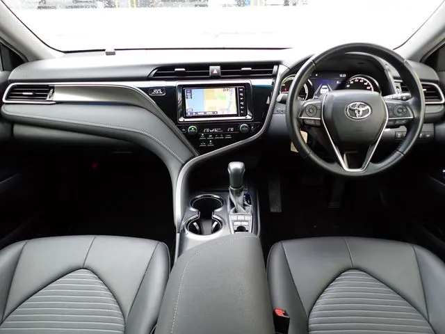 カムリ　ハイブリッド（トヨタ）の車両写真