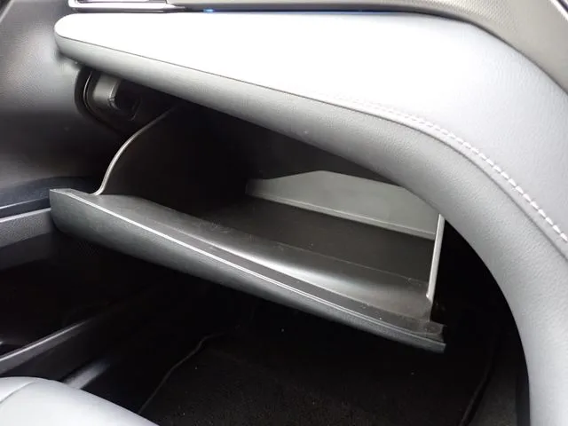 カムリ　ハイブリッド（トヨタ）の車両写真