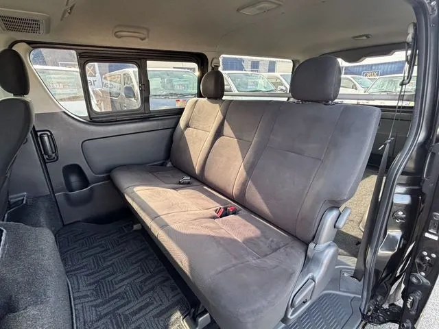 ハイエースバン　２ＷＤ（トヨタ）の車両写真