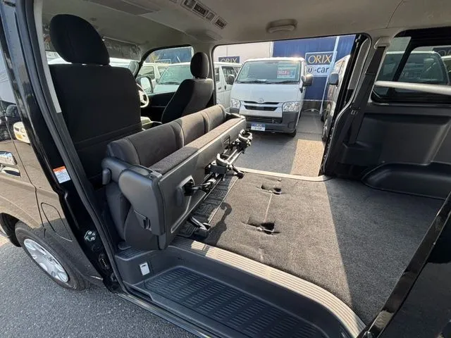 ハイエースバン　２ＷＤ（トヨタ）の車両写真