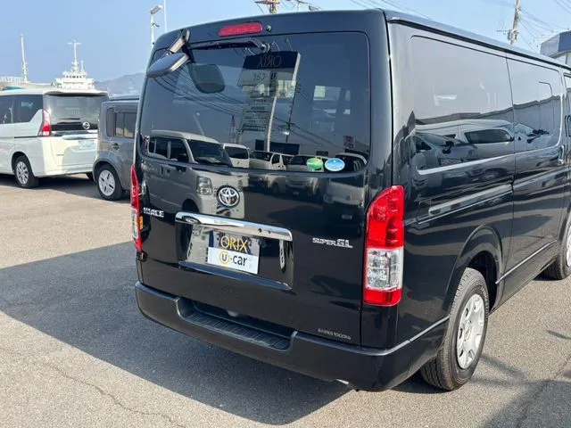 ハイエースバン　２ＷＤ（トヨタ）の車両写真