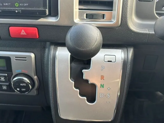 ハイエースバン　２ＷＤ（トヨタ）の車両写真