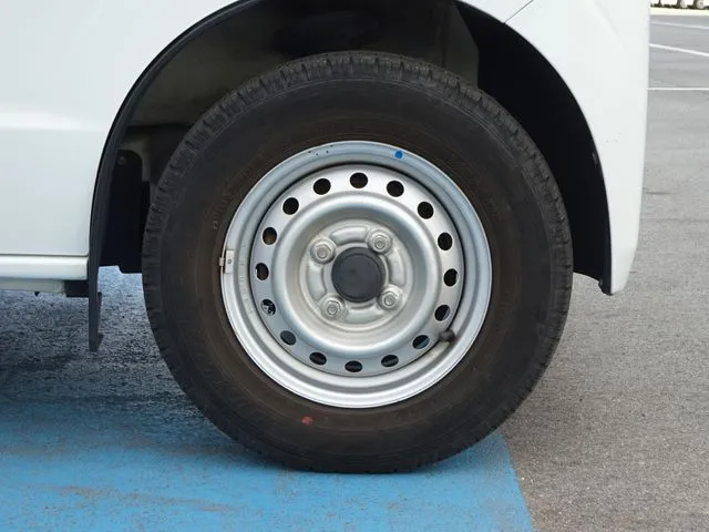 ＮＶ１００クリッパー（ニッサン）の車両写真