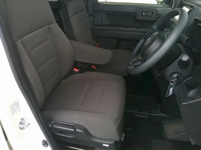 Ｎ－ＶＡＮ　４ＷＤ（ホンダ）の車両写真