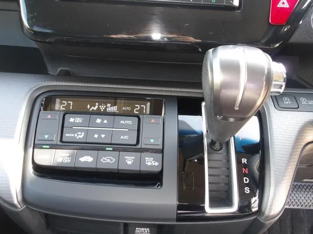 ステップワゴン　スパーダ（ホンダ）の車両写真