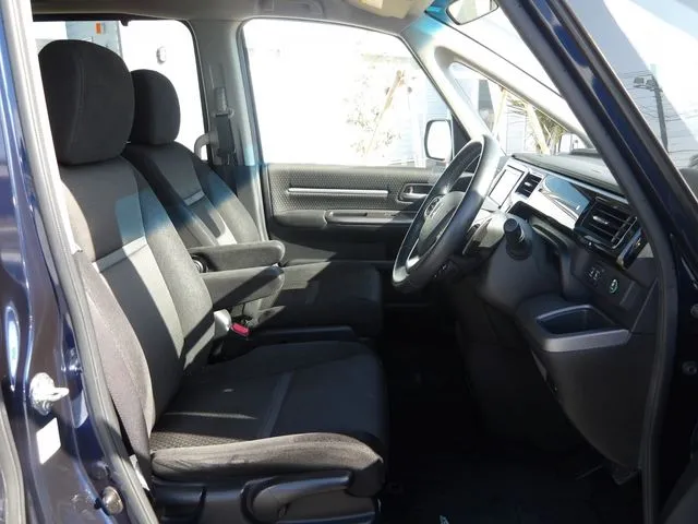 ステップワゴン　スパーダ（ホンダ）の車両写真