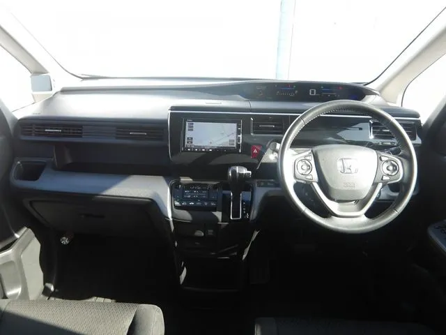 ステップワゴン　スパーダ（ホンダ）の車両写真