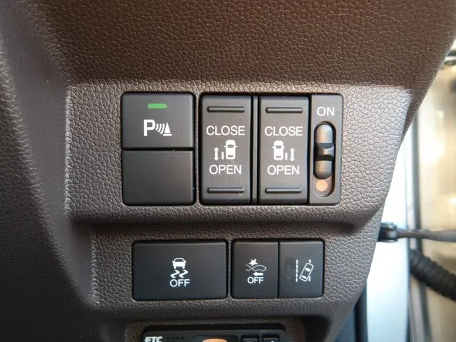 フリード　ハイブリッド（ホンダ）の車両写真