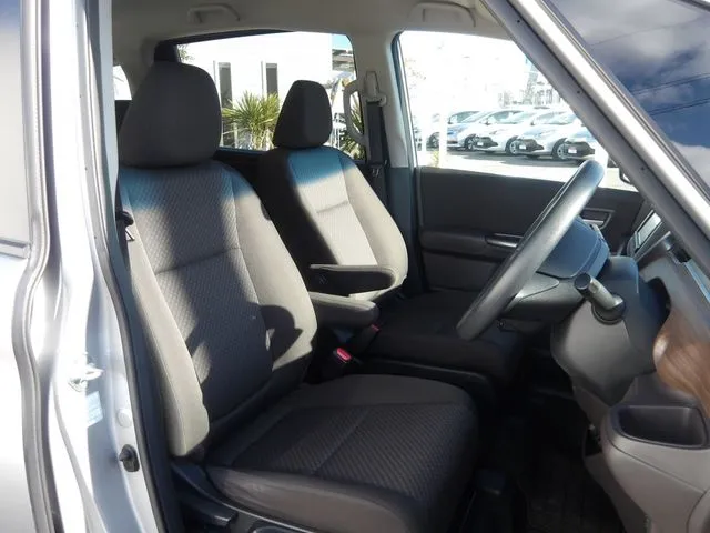 フリード　ハイブリッド（ホンダ）の車両写真