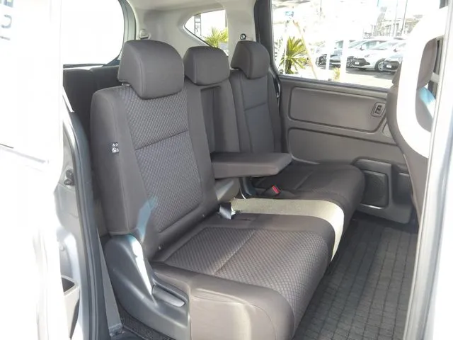 フリード　ハイブリッド（ホンダ）の車両写真