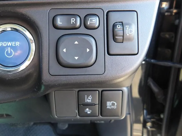 アクア（トヨタ）の車両写真