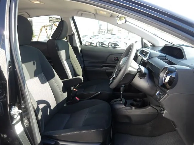 アクア（トヨタ）の車両写真