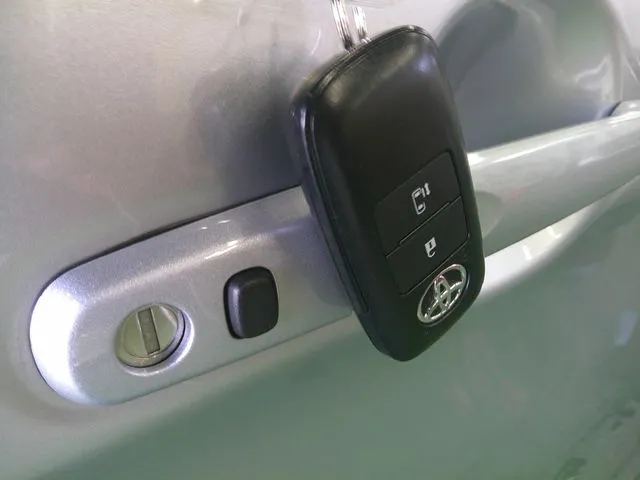 ルーミー　４ＷＤ（トヨタ）の車両写真