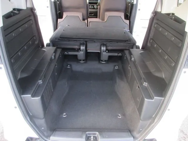 フリードプラス ハイブリッド(ホンダ)の車両写真