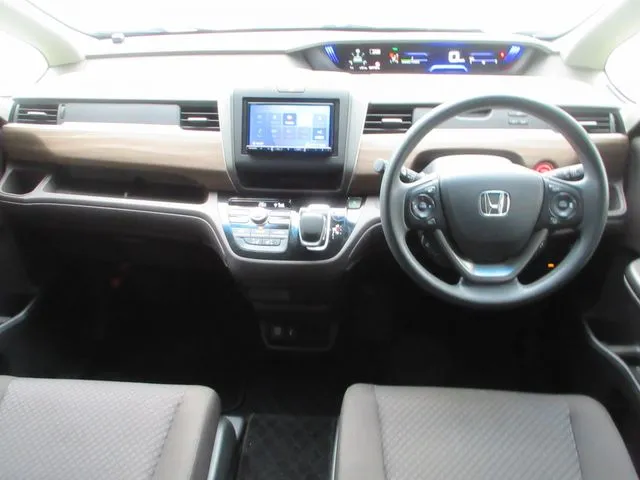 フリードプラス ハイブリッド(ホンダ)の車両写真