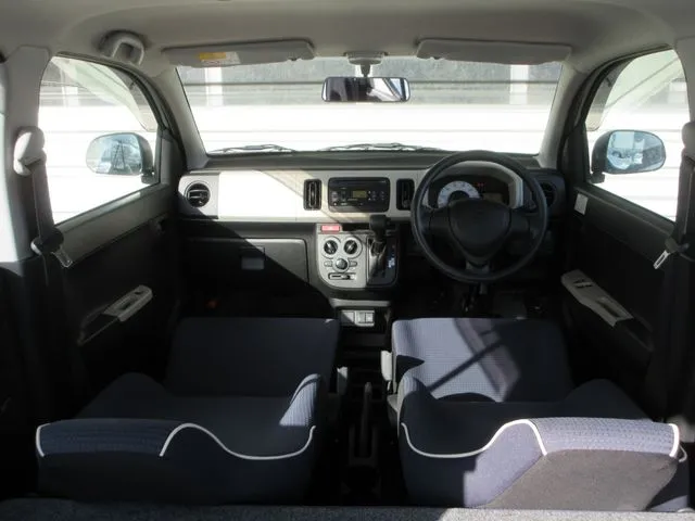 アルト　４ＷＤ（スズキ）の車両写真