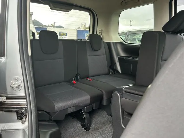 セレナ　Ｓハイブリッド（ニッサン）の車両写真