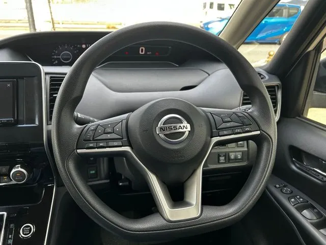 セレナ　Ｓハイブリッド（ニッサン）の車両写真