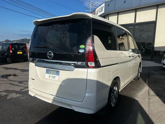 セレナ　Ｓハイブリッド　４ＷＤ（ニッサン）の車両写真
