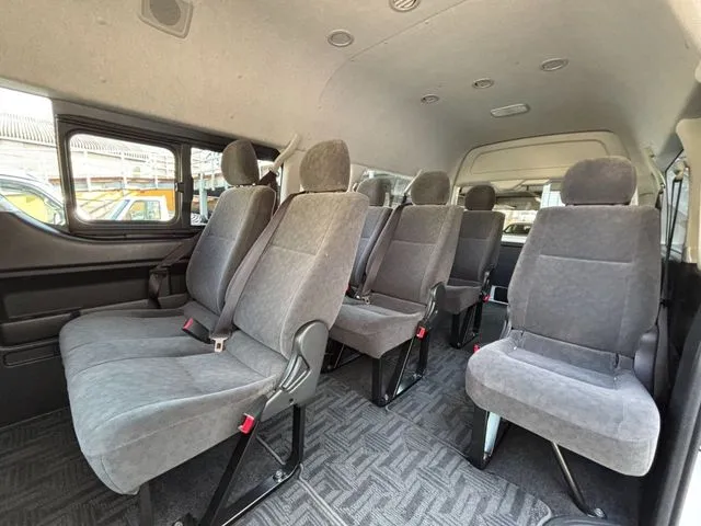 ハイエースワゴン(トヨタ)の車両写真