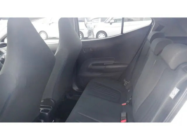 アクア（トヨタ）の車両写真