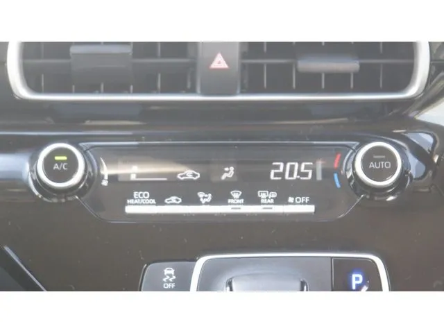 アクア（トヨタ）の車両写真