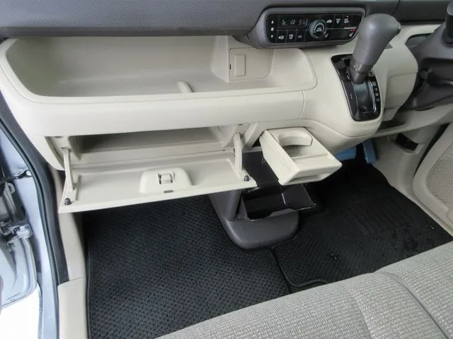 N BOX 4WD(ホンダ)の車両写真