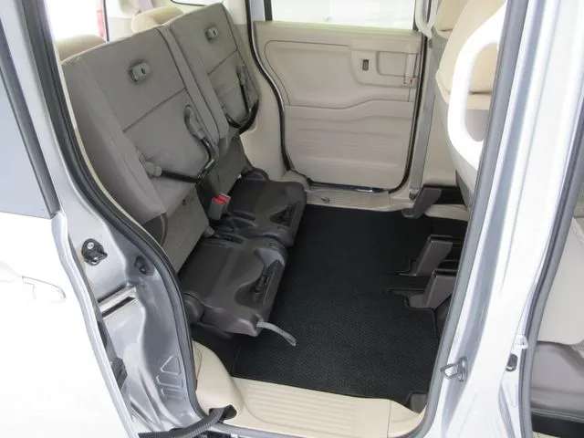 N BOX 4WD(ホンダ)の車両写真