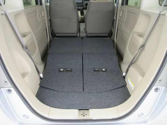 N BOX 4WD(ホンダ)の車両写真