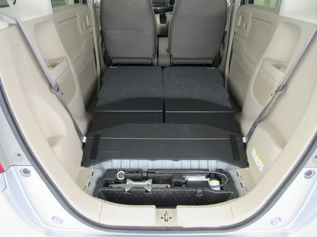 N BOX 4WD(ホンダ)の車両写真