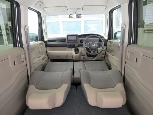 N BOX 4WD(ホンダ)の車両写真