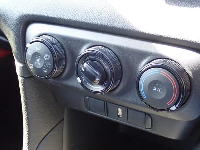 ヤリス（トヨタ）の車両写真