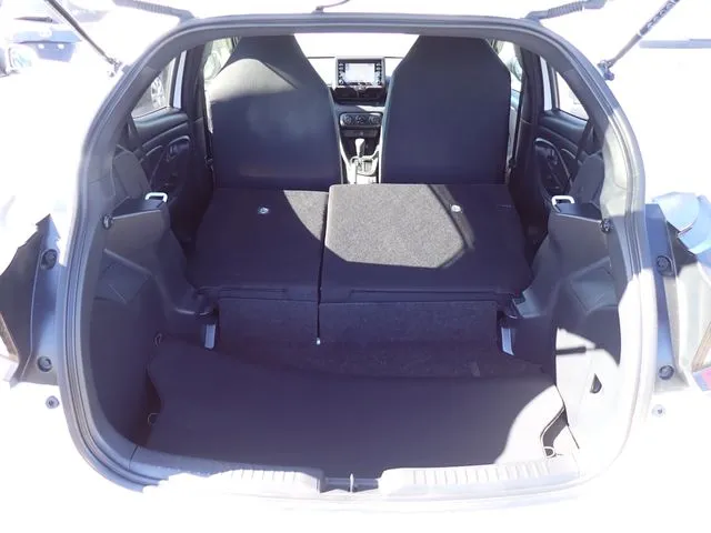 ヤリス（トヨタ）の車両写真