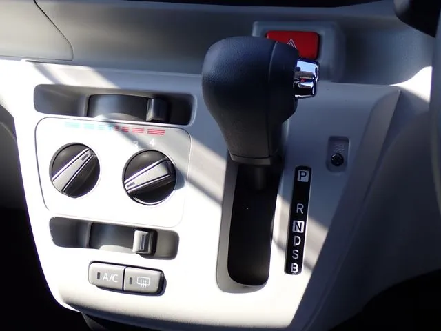 ミラ　イース（ダイハツ）の車両写真