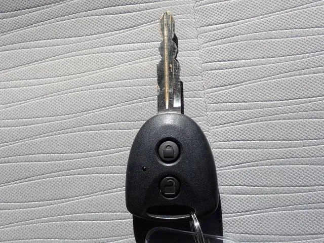 ミラ　イース（ダイハツ）の車両写真