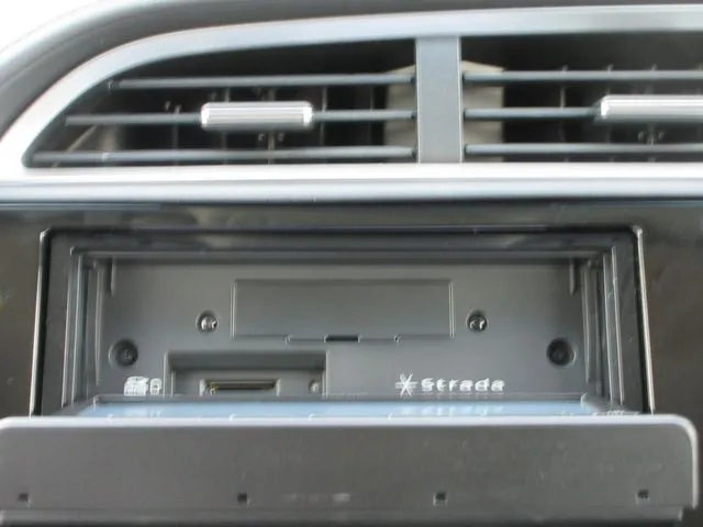 シャトル ハイブリッド 4WD(ホンダ)の車両写真