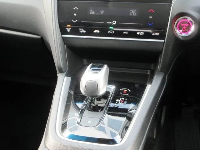 シャトル ハイブリッド 4WD(ホンダ)の車両写真