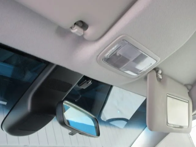 シャトル ハイブリッド 4WD(ホンダ)の車両写真