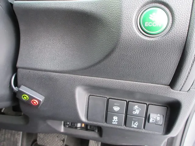 シャトル ハイブリッド 4WD(ホンダ)の車両写真