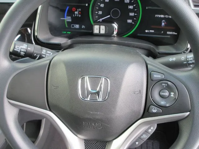 シャトル ハイブリッド 4WD(ホンダ)の車両写真